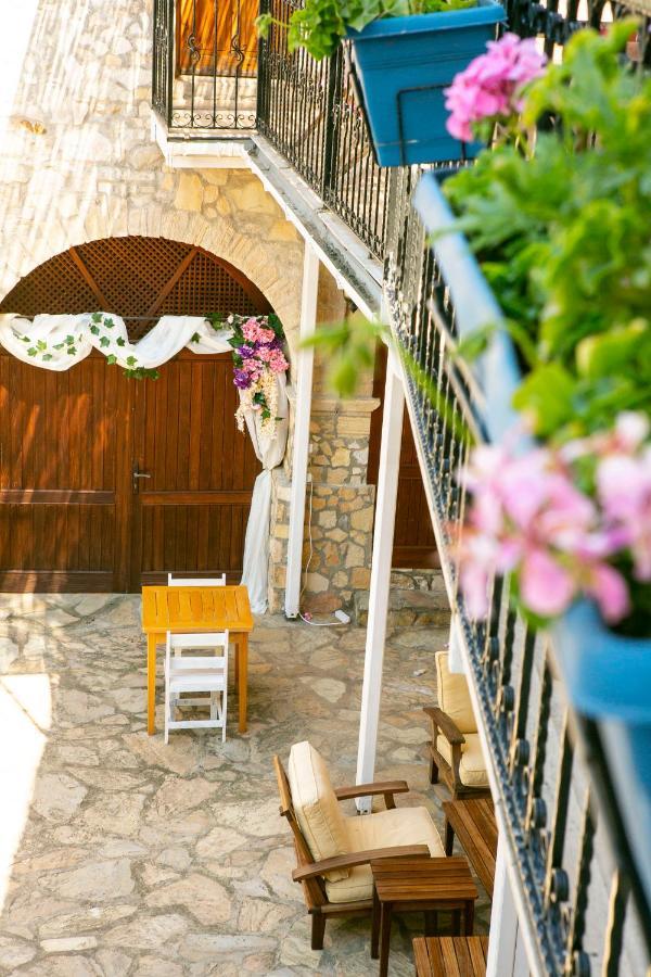 Annemin Harabesi Otel Çeşme Buitenkant foto