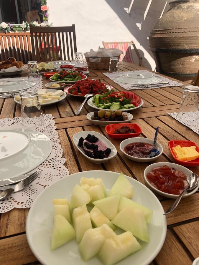 Annemin Harabesi Otel Çeşme Buitenkant foto